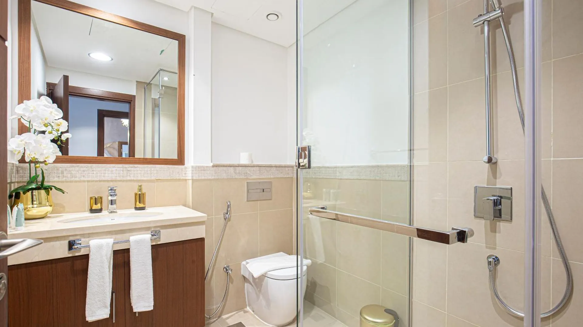 Lägenhet Magnificent Luxurious 2 Bedroom With City Skyline & Sea View Dubai Förenade Arabemiraten