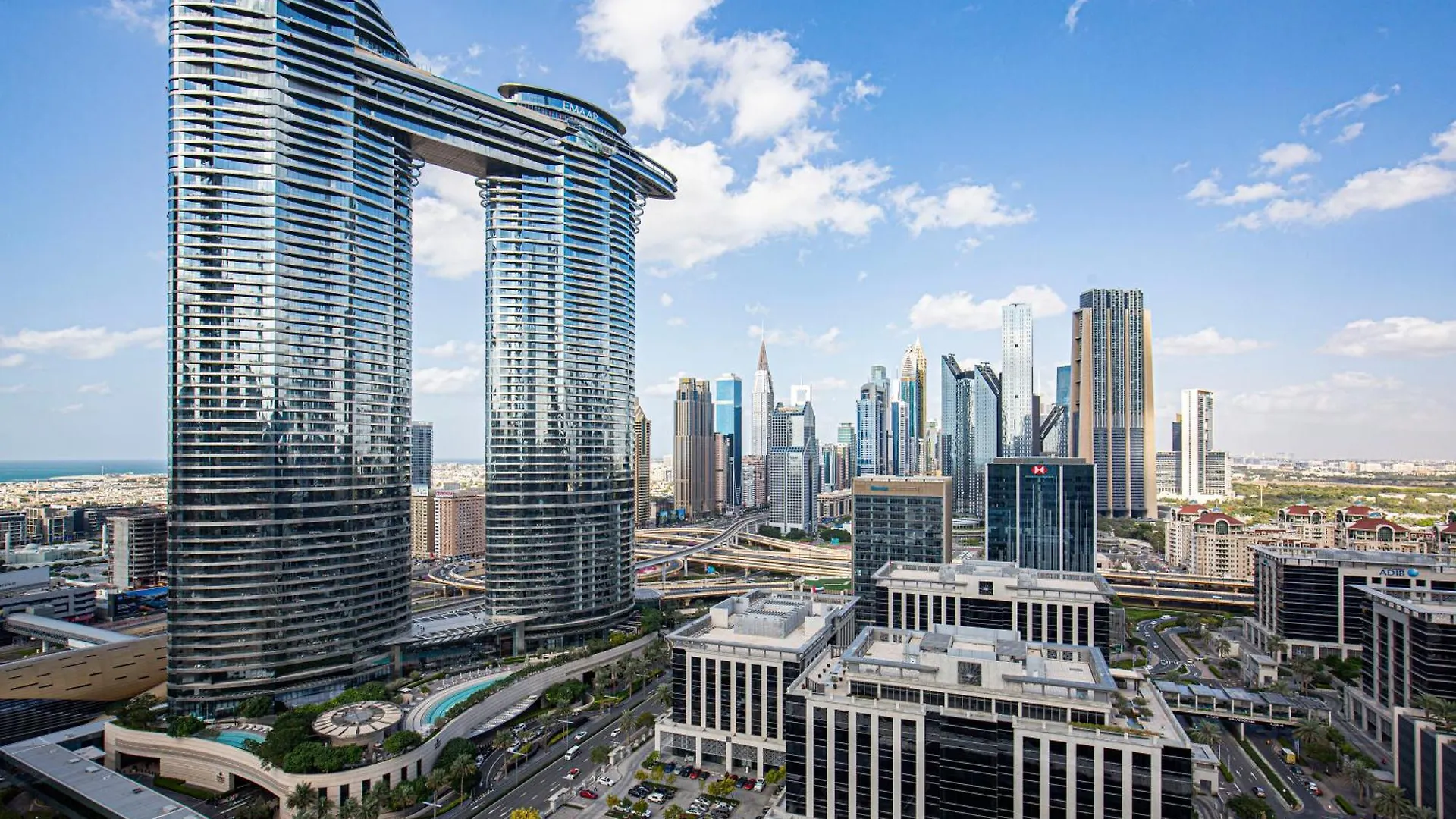 Magnificent Luxurious 2 Bedroom With City Skyline & Sea View Dubai