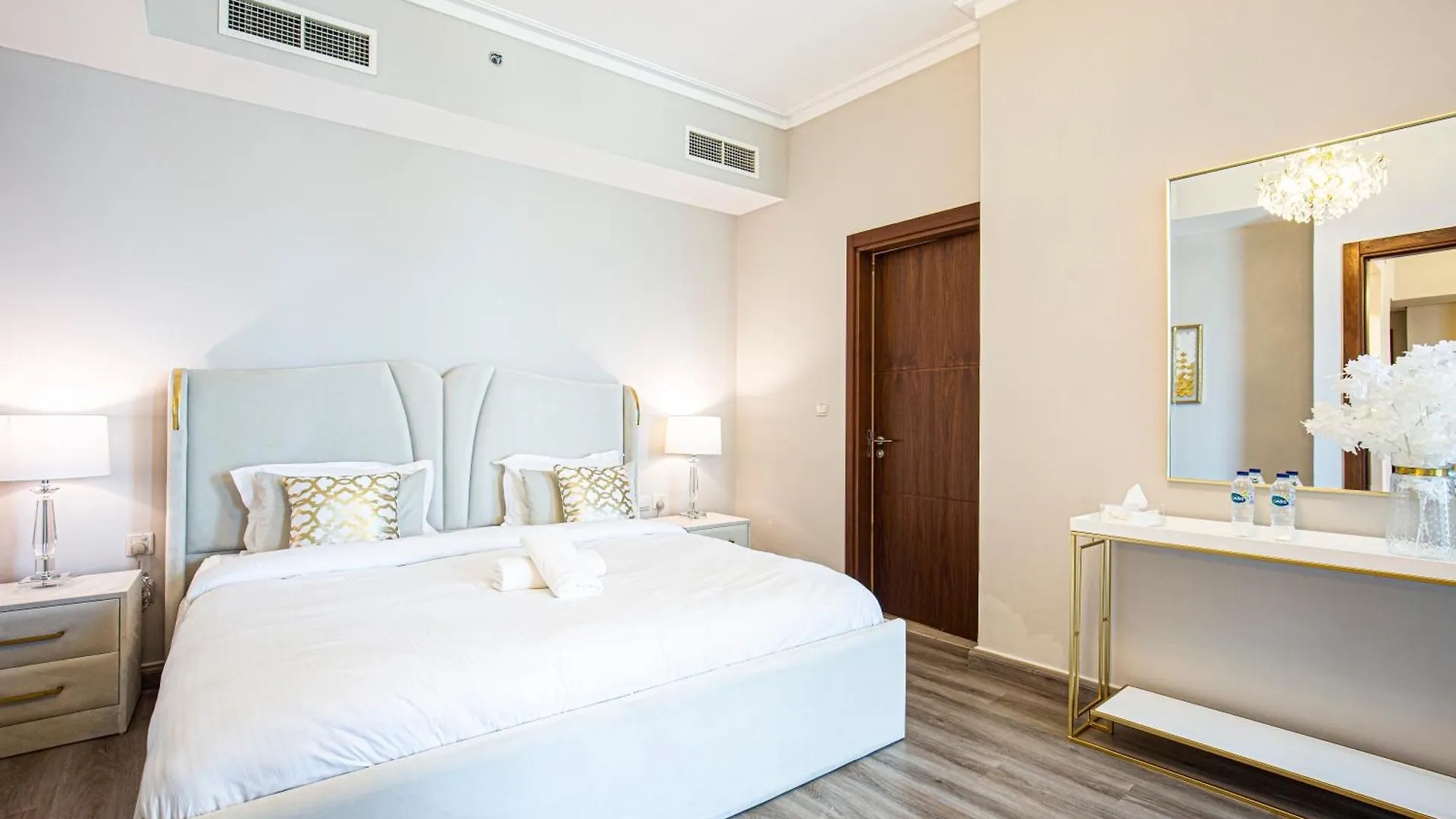 Magnificent Luxurious 2 Bedroom With City Skyline & Sea View Dubai Apartment