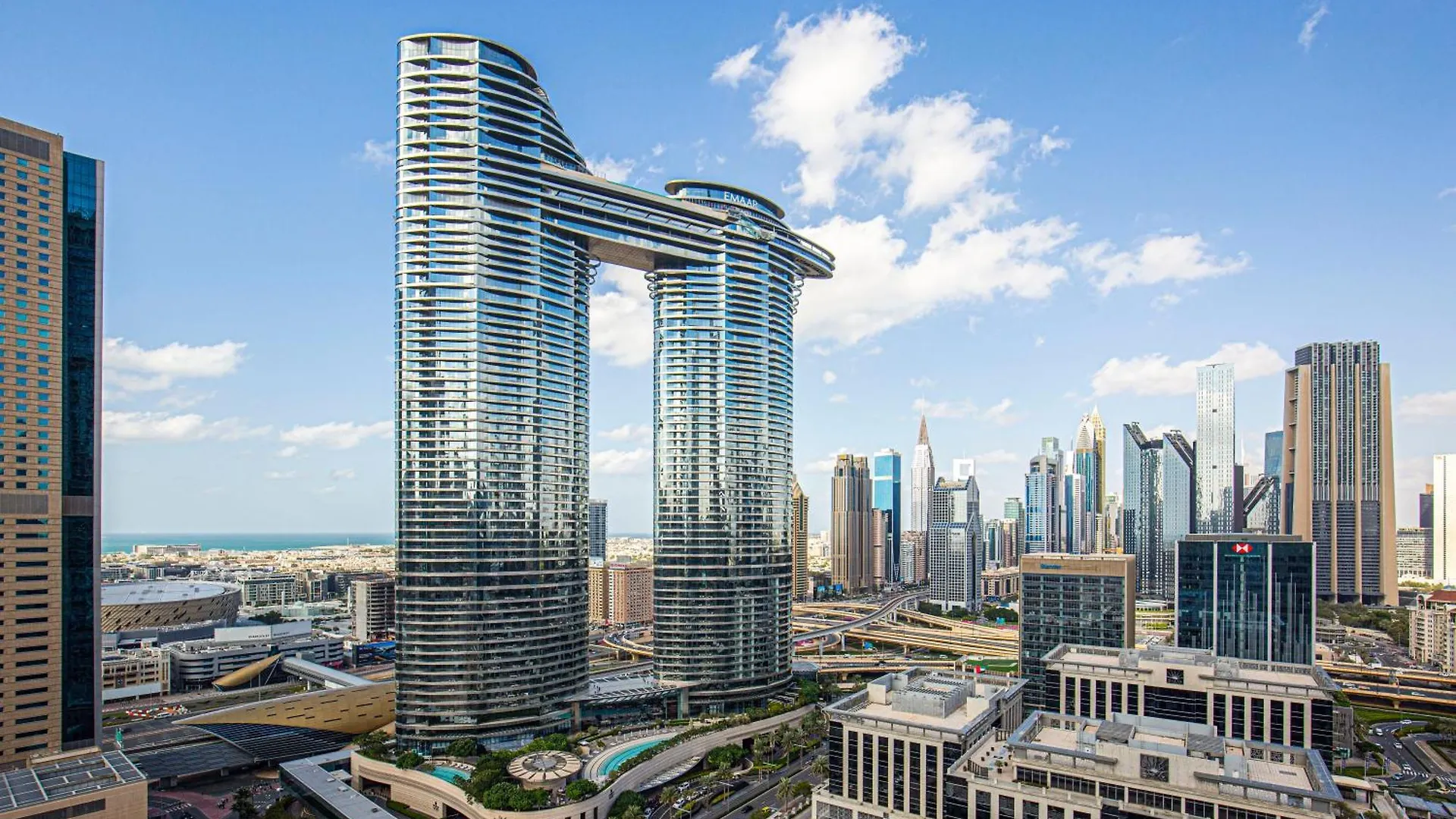 Magnificent Luxurious 2 Bedroom With City Skyline & Sea View Dubai